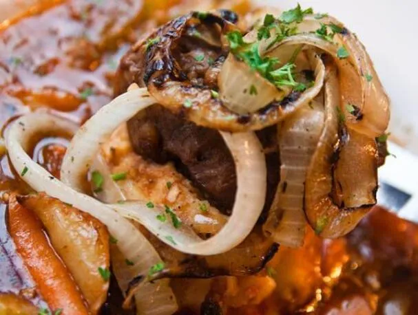 Fantastiske braiserte oksekjøtt-short ribs