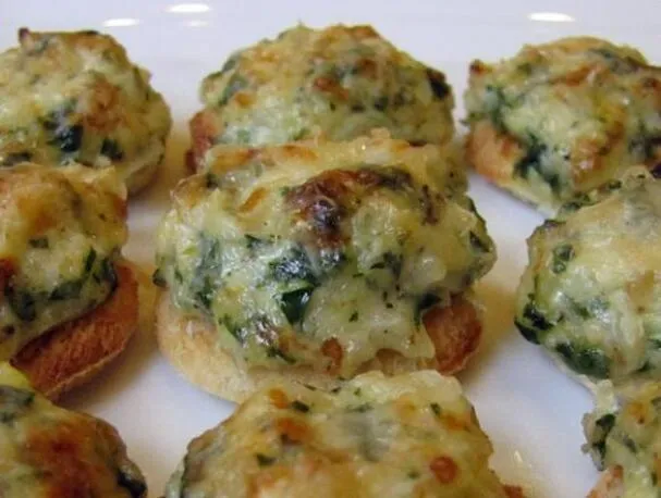 Enkle løk- og osteboller