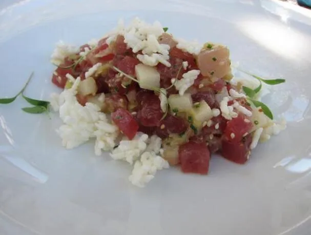 Enkel tunfisk-tartar