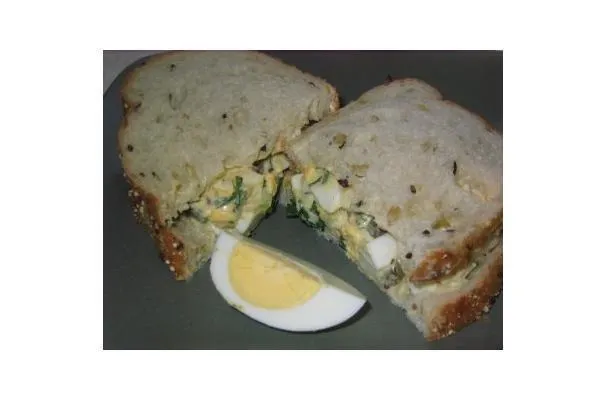 Eggesalat med estragon-sennep