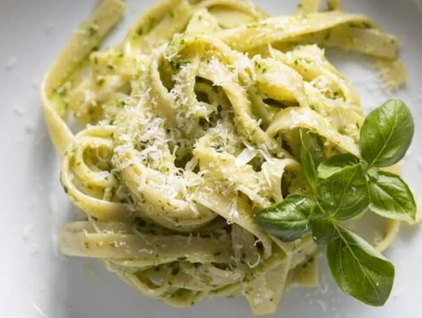 Fettuccine al Pesto Genovese