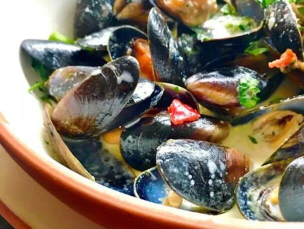 Hvitløk og hvitvin blåskjell (Moules Marinière)