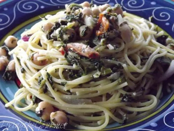 Spagetti med kikerter og fetaost