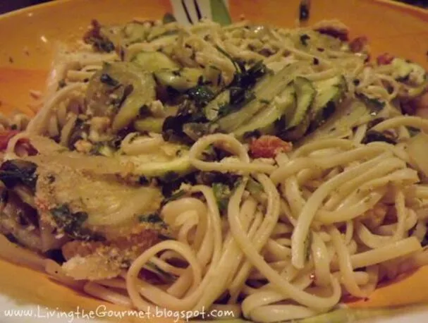 Spagetti med squash og ansjos