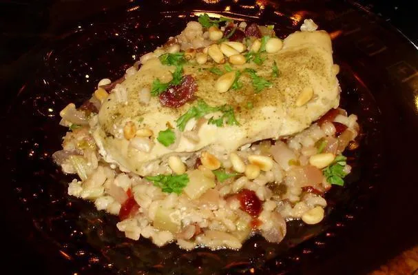 Byggkylling med tranebær og pinjekjerner