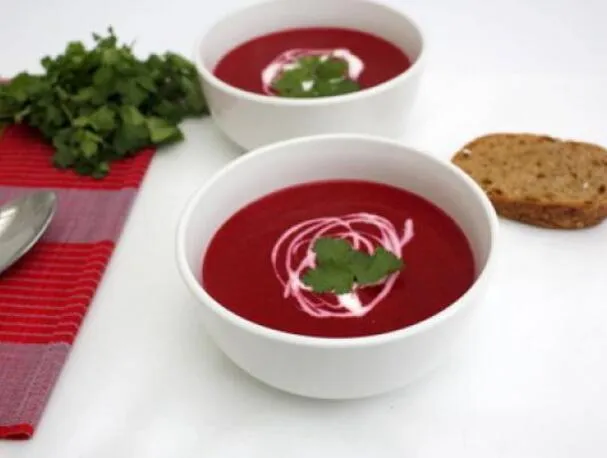 Thai kokosnøtt- og beterotsuppe