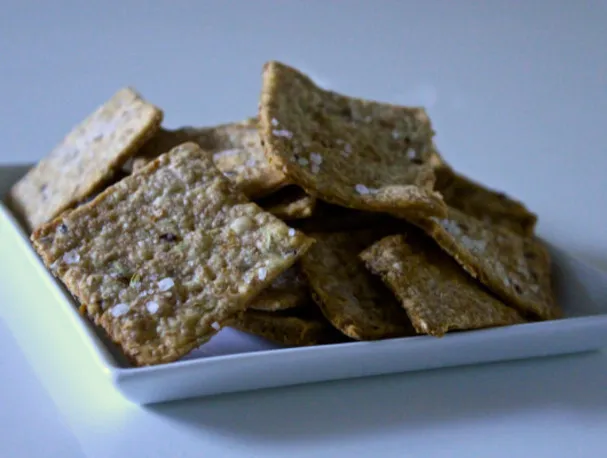 Hveteknekkebrød med linfrø og fennikel