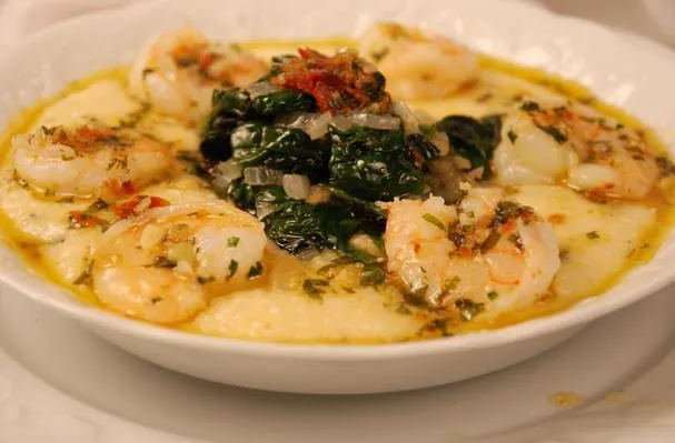 En sørlig skjønnhet besøker Provence (reker og maisgrøt i provencalsk stil)