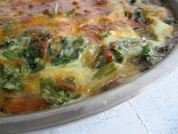 Ostlig omelett med spinat, asparges og sopp