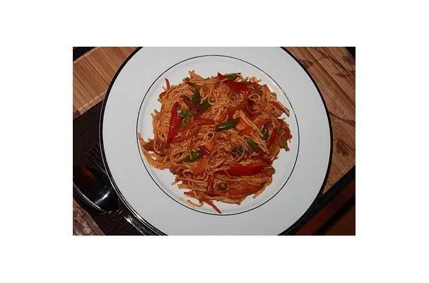 Kylling Hakka-nudler