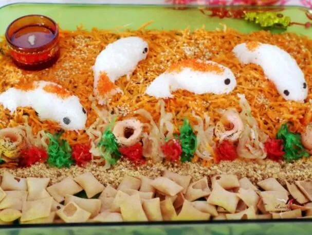 Kinesisk nyttårssalat med laks og maneter