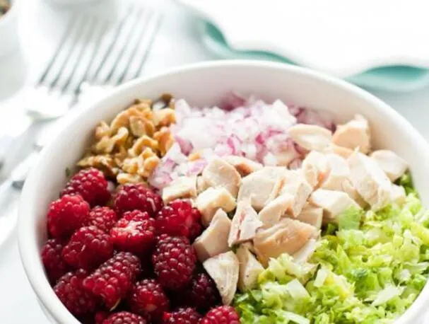 Salat med hakkede taybær